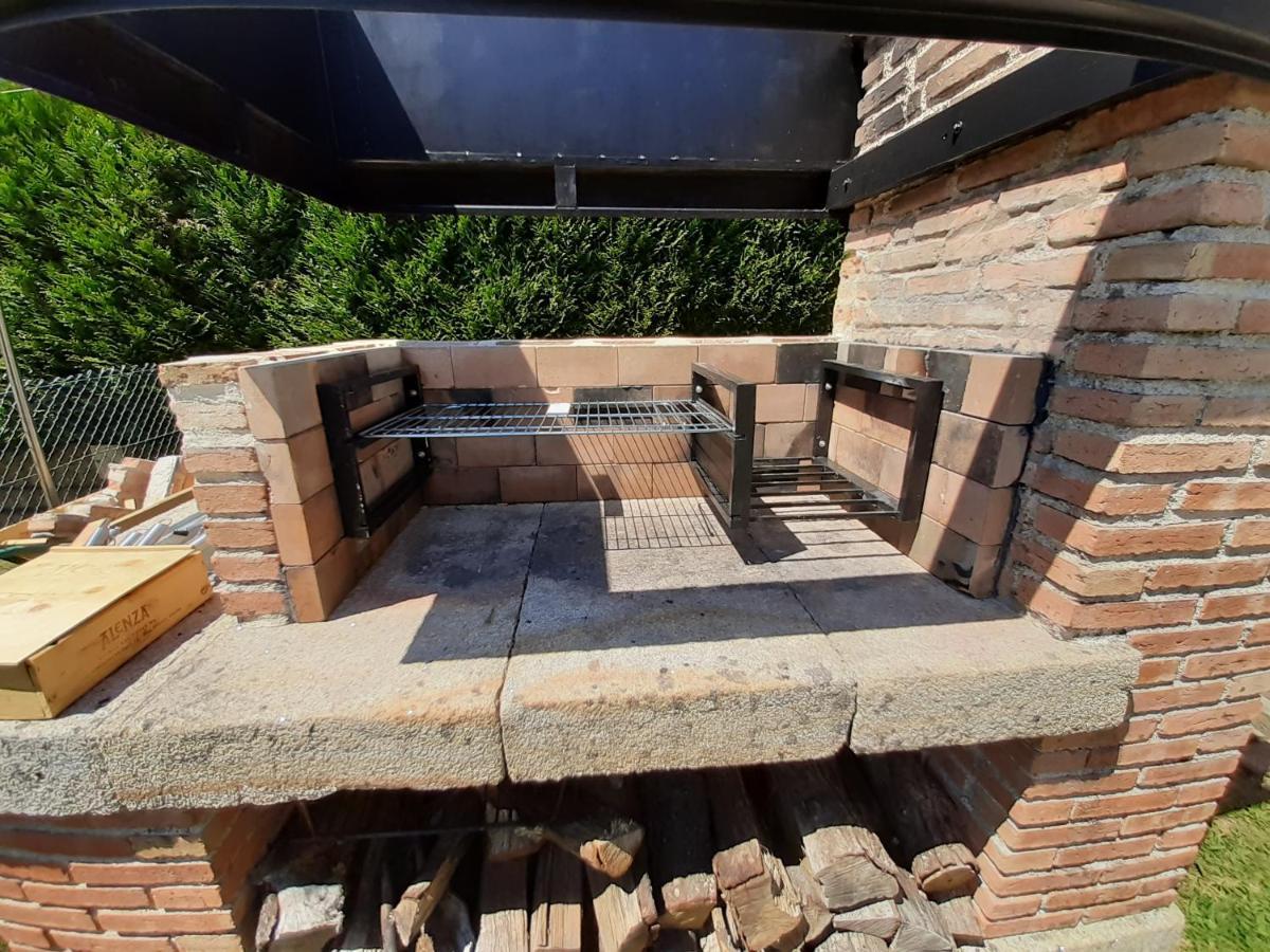La Casa De Sofia En Tui Villa Bagian luar foto