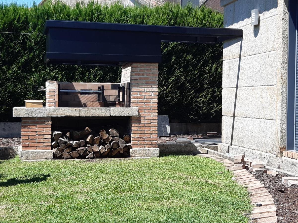 La Casa De Sofia En Tui Villa Bagian luar foto